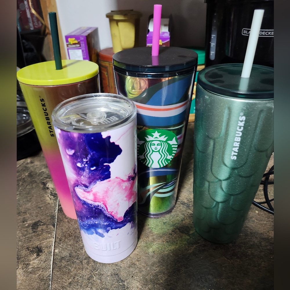 Starbucks / Built cups
